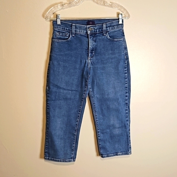 NYDJ Capri women's denim Jeans w/rhinestones size 4 - Picture 1 of 6